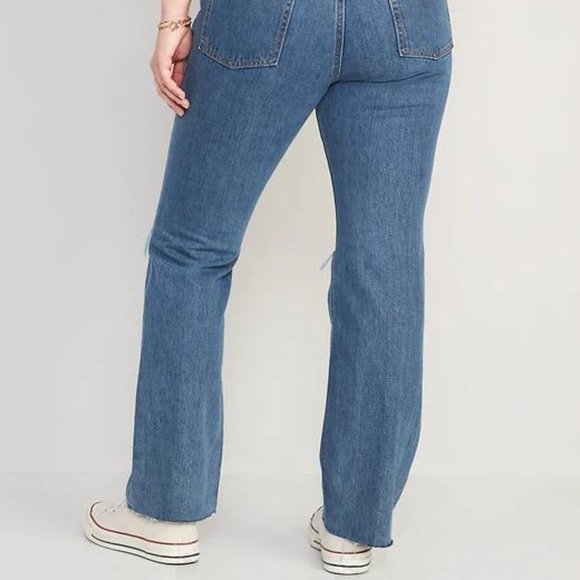 Old Navy Mid-Rise Slouchy Boot-Cut Ripped Non-Stretch Jeans for Women New - Picture 9 of 10